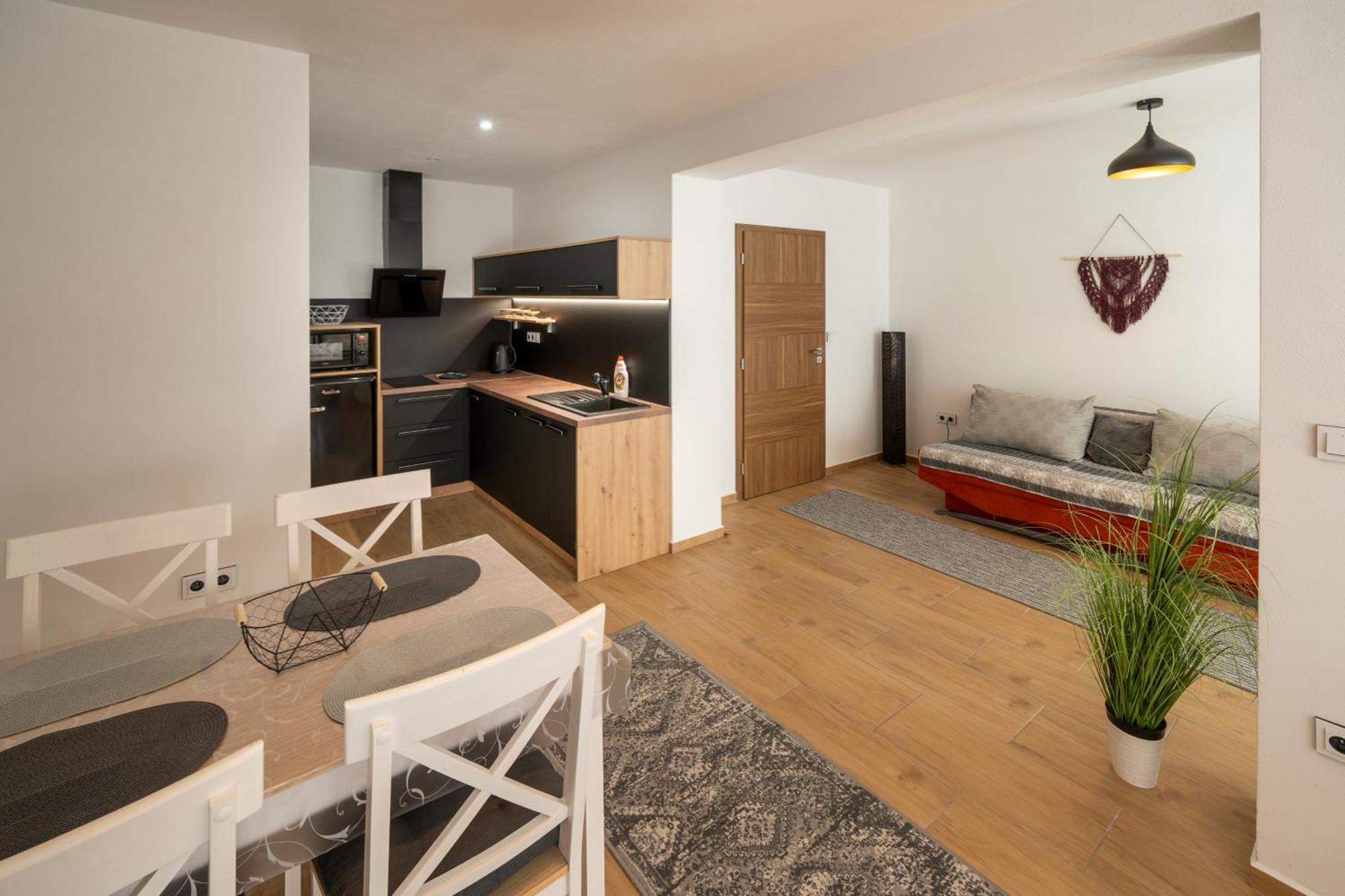Apartment Pod Namestim 2